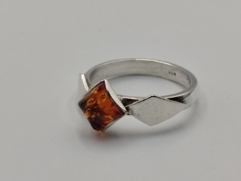 Piękny stary srebrny damski pierścionek BURSZTYN r.13/14 biżuteria VINTAGE