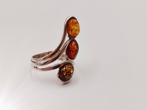 Piękny stary srebrny damski pierścionek BURSZTYN r.15 biżuteria VINTAGE