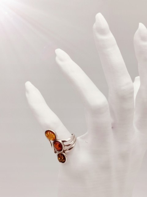 Piękny stary srebrny damski pierścionek BURSZTYN r.15 biżuteria VINTAGE