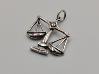 Piękny stary srebrny damski wisiorek/zawieszka WAGA biżuteria VINTAGE