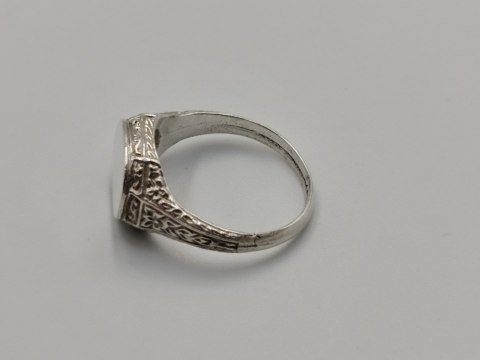 Piękny stary srebrny pierścionek/sygnet zdobienie r.21 biżuteria VINTAGE