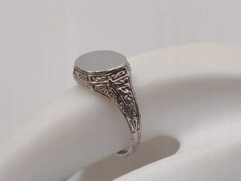 Piękny stary srebrny pierścionek/sygnet zdobienie r.21 biżuteria VINTAGE