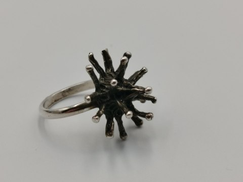 Stary autorski srebrny damski pierścionek JEŻ/JEŻYK r. 17 biżuteria VINTAGE