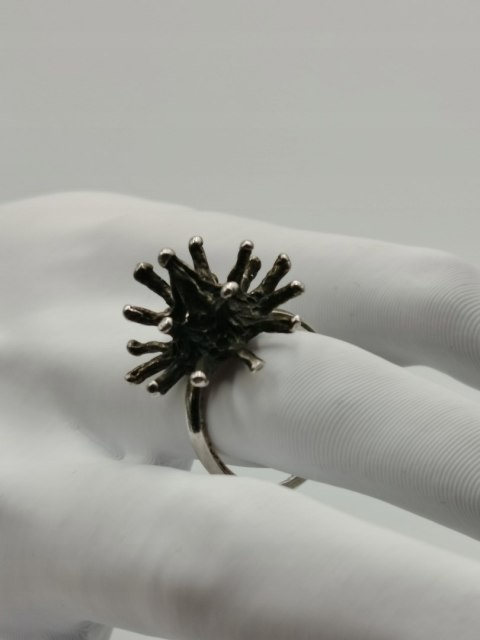 Stary autorski srebrny damski pierścionek JEŻ/JEŻYK r. 17 biżuteria VINTAGE