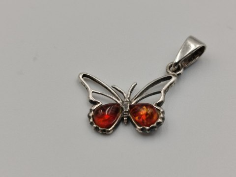Piękny ażurowy srebrny damski wisiorek/zawieszka MOTYL bursztyn VINTAGE