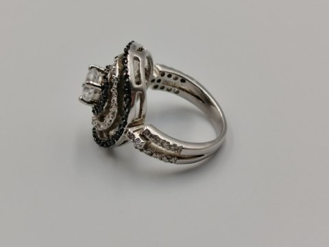 Piękny srebrny damski ażurowy pierścionek CYRKONIE r.15 srebro biżuteria