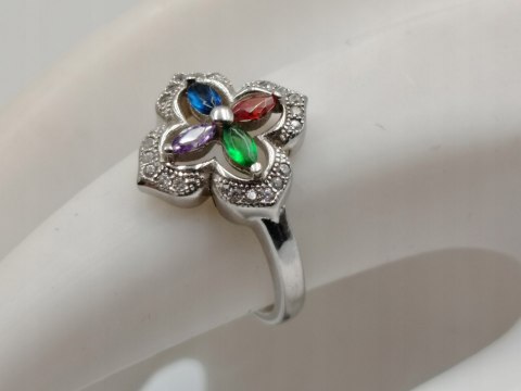 Piękny srebrny damski pierścionek CYRKONIE r.11 srebro 925 biżuteria