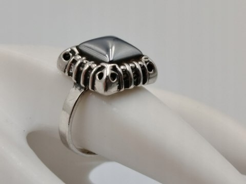 Piękny stary damski srebrny pierścionek HEMATYT srebro 925 r.16 VINTAGE