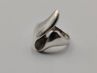 Stary ciekawy damski srebrny pierścionek r.13/14 srebro VINTAGE biżuteria