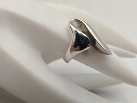 Stary ciekawy damski srebrny pierścionek r.13/14 srebro VINTAGE biżuteria