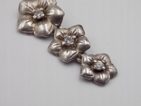 Piękny stary srebrny damski wisiorek/zawieszka KWIATY CYRKONIE biżuteria