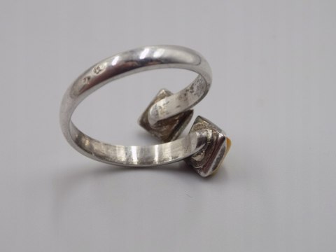 Piękny stary srebrny damski pierścionek BURSZTYN roz.18 biżuteria VINTAGE
