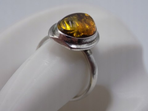 Piękny stary srebrny damski pierścionek BURSZTYN roz.18 biżuteria VINTAGE