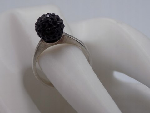 Stary srebrny pierścionek czarna KULA cyrkonie roz.12 biżuteria VINTAGE