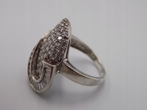 Stary damski srebrny pierścionek CYRKONIE roz. 14 srebro VINTAGE biżuteria