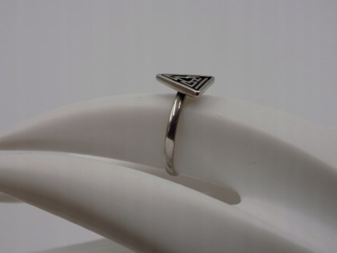 Stary, srebrny, damski pierścionek TRÓJKĄT roz. 16 srebro VINTAGE biżuteria