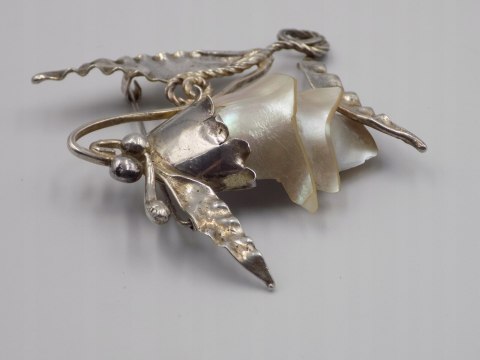 Piękna, stara, damska, duża, srebrna broszka RÓŻA-MASA PERŁOWA - srebro 925