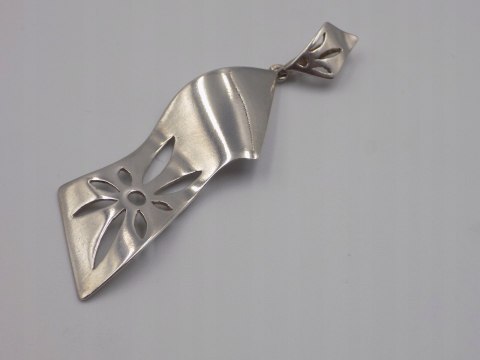 Piękny, damski, srebrny, falisty wisiorek / zawieszka KWIAT - srebro 925