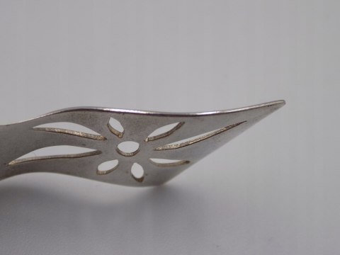 Piękny, damski, srebrny, falisty wisiorek / zawieszka KWIAT - srebro 925