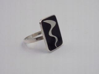 Piękny, damski, srebrny pierścionek CZARNY AKRYL srebro - roz. 19