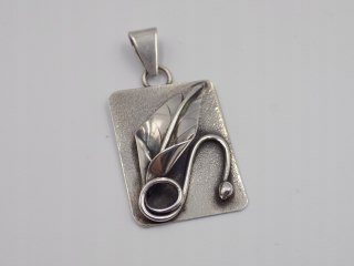 Piękny, damski srebrny wisiorek, zawieszka LISTEK - srebro 925 - w: 8,88 g.