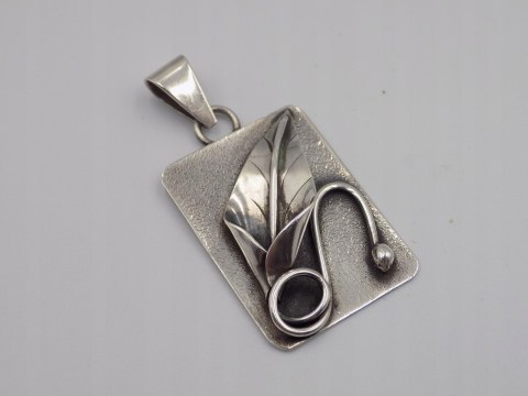 Piękny, damski srebrny wisiorek, zawieszka LISTEK - srebro 925 - w: 8,88 g.