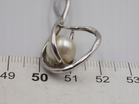 Piękny, damski srebrny wisiorek / zawieszka - PERŁA - srebro