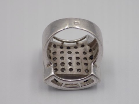 Piękny, duży, srebrny pierścionek z cyrkoniami - srebro 925 roz. 17