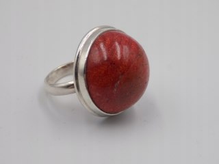 Piękny, stary, damski, srebrny pierścionek z KORALOWCEM srebro 925 roz. 12