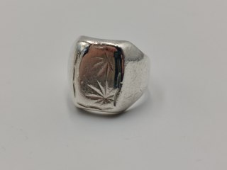 Stary srebrny sygnet LIŚĆ MARIHUANY / KONOPII r.16/17 biżuteria VINTAGE