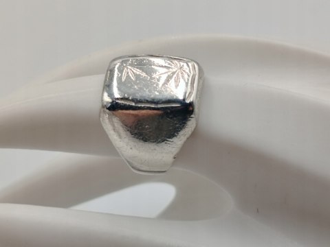 Stary srebrny sygnet LIŚĆ MARIHUANY / KONOPII r.16/17 biżuteria VINTAGE