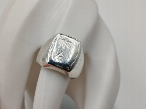 Stary srebrny sygnet LIŚĆ MARIHUANY / KONOPII r.16/17 biżuteria VINTAGE